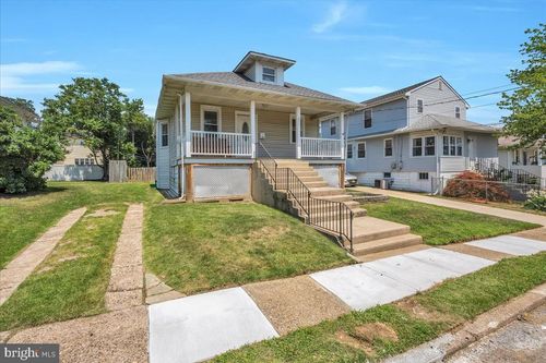211 S Cedar Ave, Maple Shade, NJ, 08052-1713 | Card Image