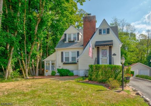 13 E Harrison Pl, Livingston, NJ, 07039-5403 | Card Image
