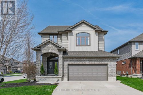 692 Halifax Road, Woodstock (Woodstock - North), ON, N4T0G1 | Card Image