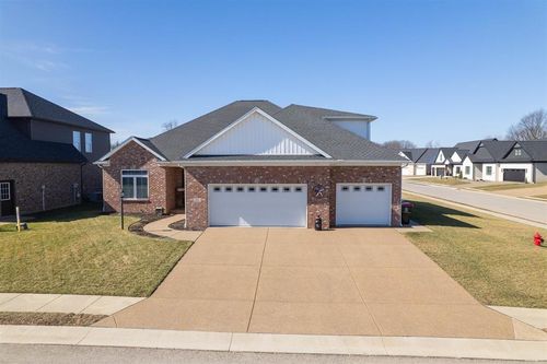 511 Westbriar Cir, Newburgh, IN, 47630-2450 | Card Image