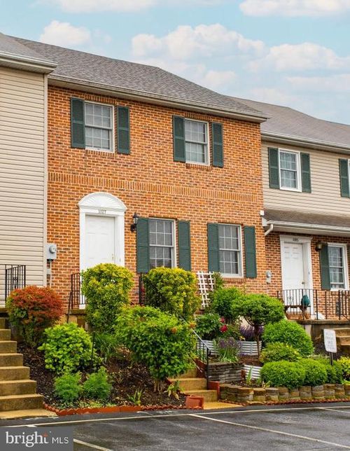 1027 Fredrick Blvd, READING, PA, 19605-1167 | Card Image