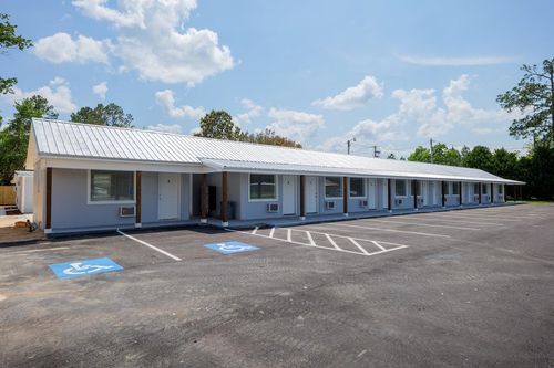 17-149 W Thigpen Ave, Lakeland, GA, 31635-6843 | Card Image