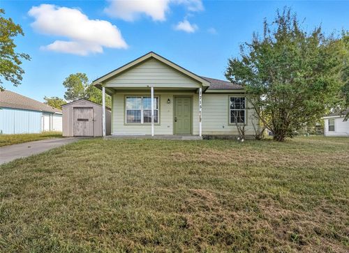 1715 Manor Garden Curv, Greenville, TX, 75401-2301 | Card Image