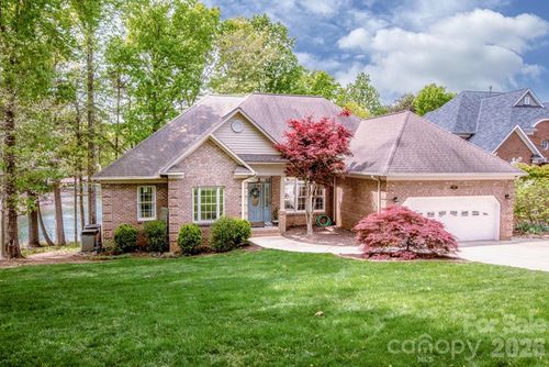 239 Pinnacle Shores Dr, Mooresville, NC, 28117-5819 | Card Image