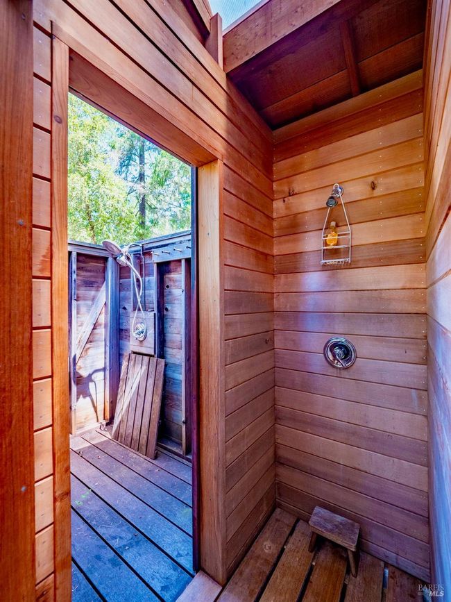 10951 Big Meadow Rd, House other with 2 bedrooms, 3 bathrooms and 6 parking in Philo CA | Image 40