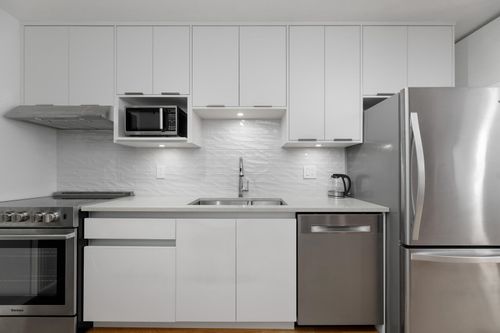 2002-1238 Seymour St, Vancouver, BC, V6B3N9 | Card Image