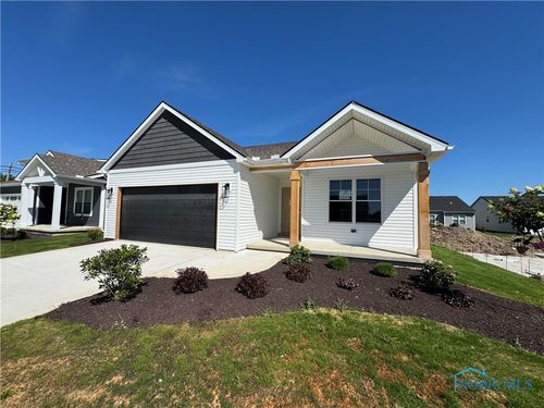 5021 Easton Dr, Oregon, OH, 43616-3024 | Card Image