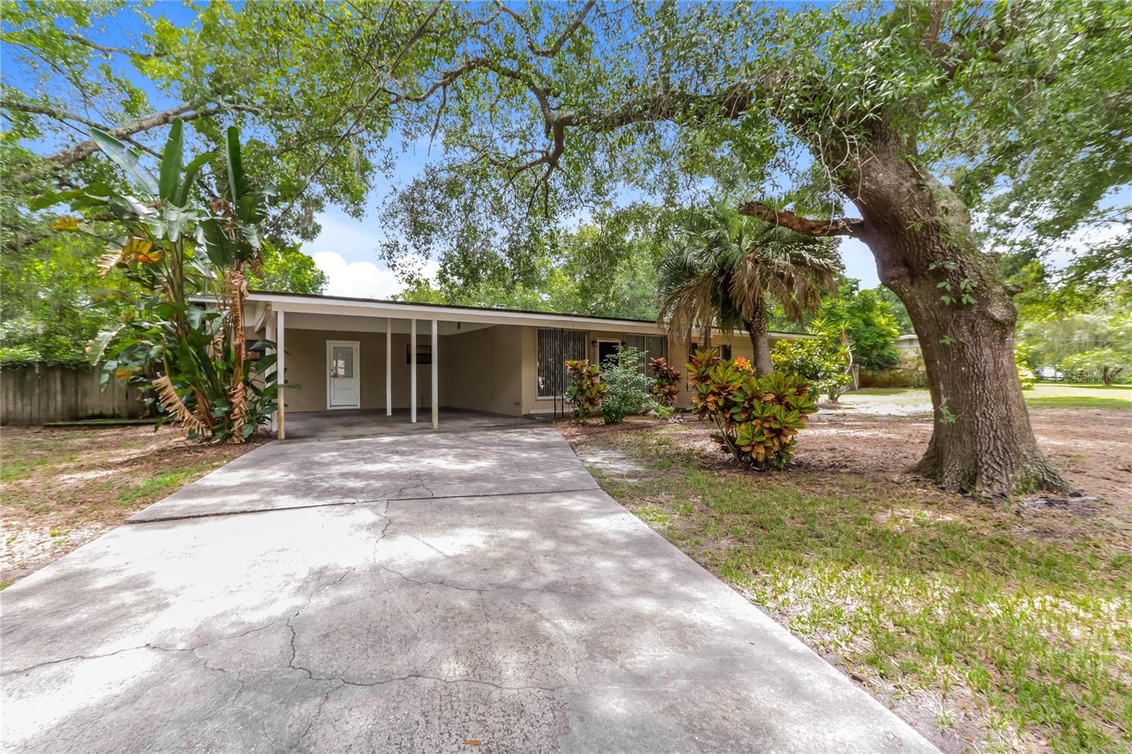 Hillside Dr, Lutz, FL 33549