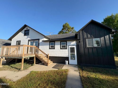 121 4th Street S, Ellendale, ND, 58436 | Card Image