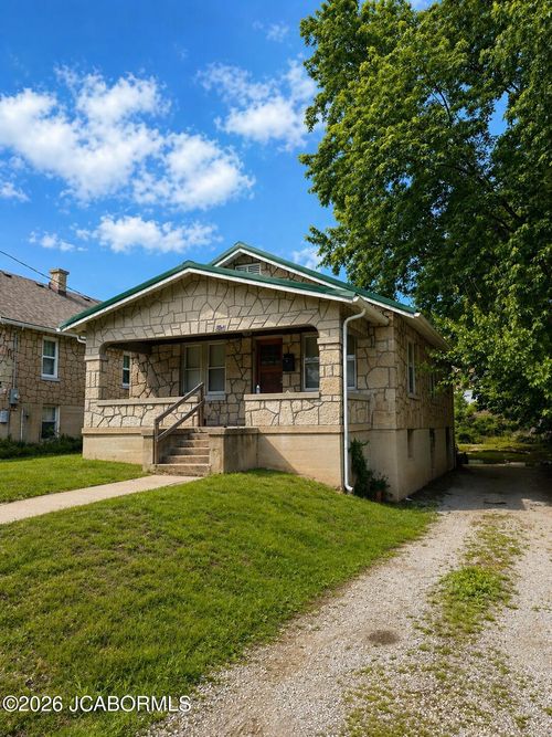 215 Dunford St, Jefferson City, MO, 65101-2703 | Card Image