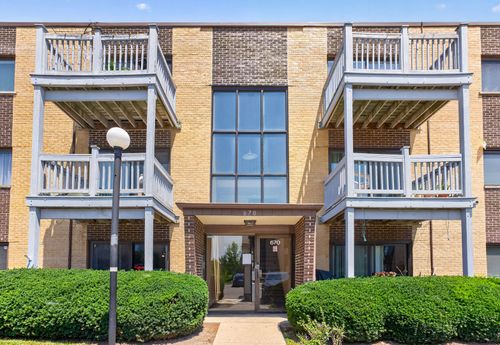 101-670 Pinecrest Dr, Prospect Heights, IL, 60070-1857 | Card Image