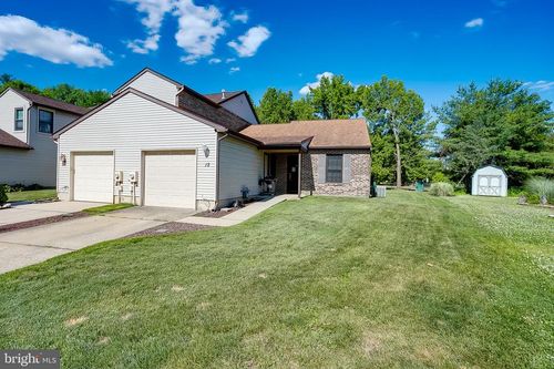 12 E Oleander Dr, MOUNT LAUREL, NJ, 08054-3602 | Card Image