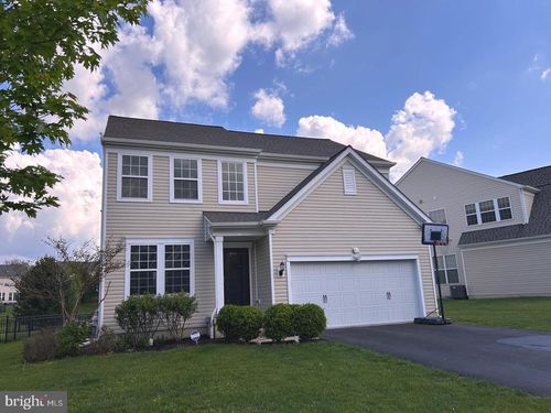 724 N Haines Cir, DOWNINGTOWN, PA, 19335-4976 | Card Image