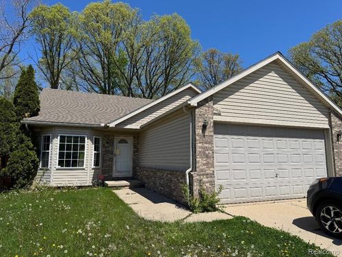 22031 Laurel St, Clinton Twp, MI, 48035-3615 | Card Image