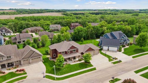 2304 Britwood Ln Sw, Rochester, MN, 55902-1262 | Card Image