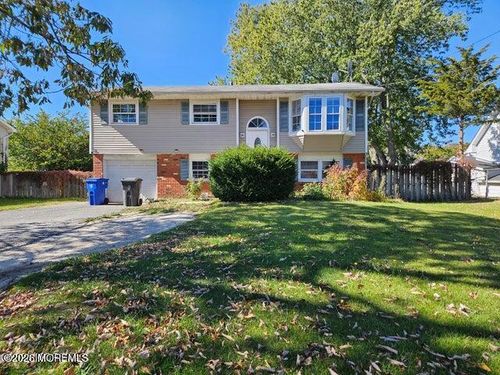 622 Vaughn Ave, Toms River, NJ, 08753-5819 | Card Image