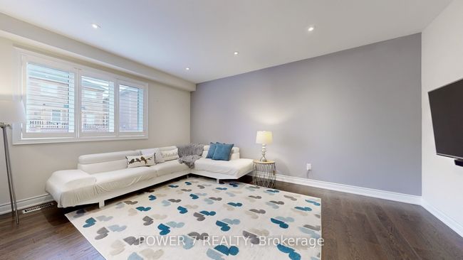 316 Chouinard Way, House attached with 4 bedrooms, 3 bathrooms and 2 parking in Aurora ON | Image 4
