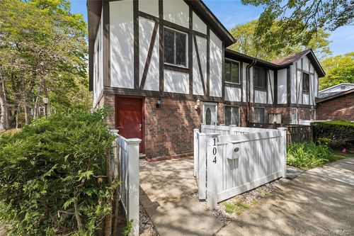 104 Birchwood Rd, Medford, NY, 11763-1248 | Card Image