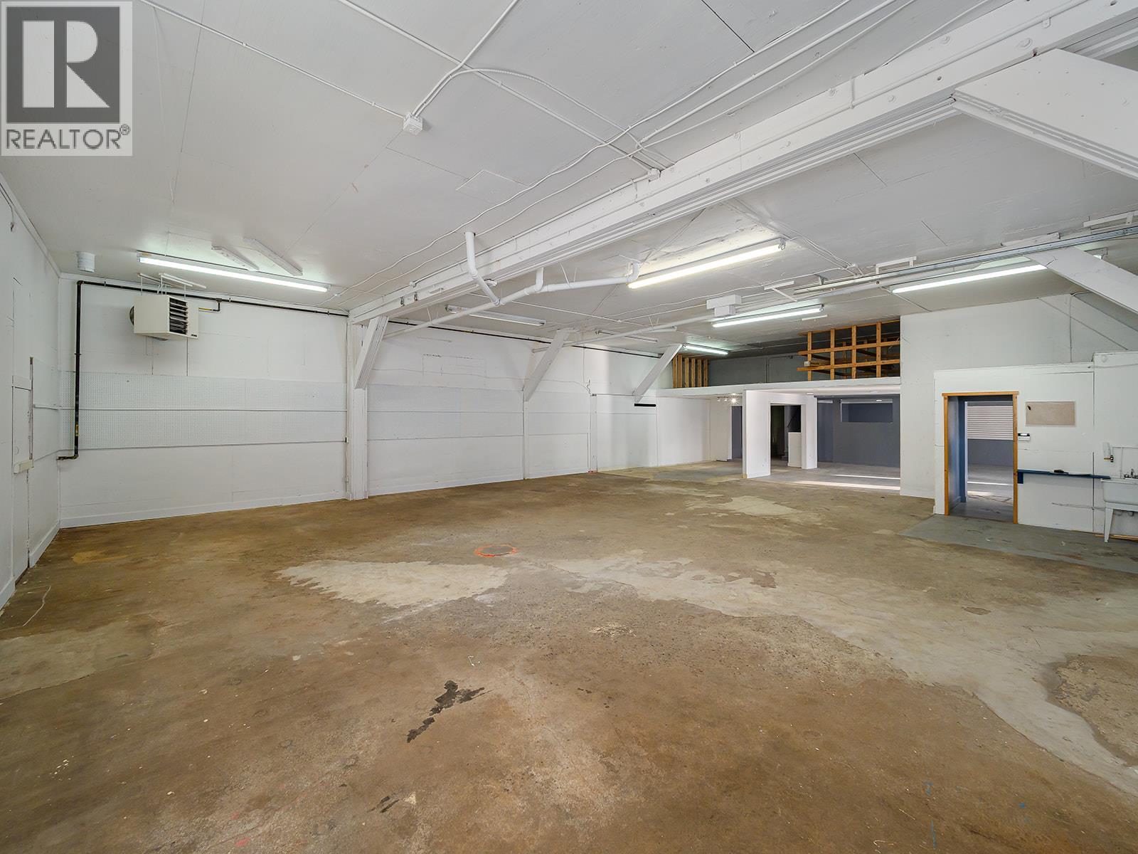 Commercial Sale in Golden 4