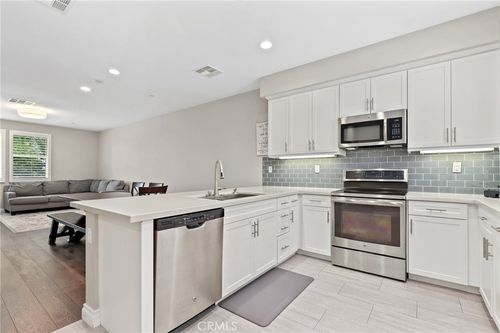 2-649 W Foothill Blvd, Glendora, CA, 91741 | Card Image