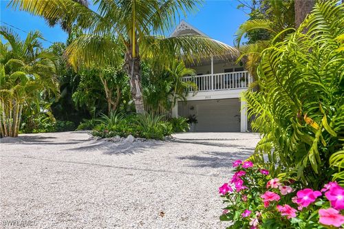 2832 Weeks Ave, NAPLES, FL, 34112-5700 | Card Image