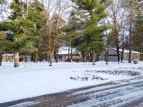 1094 10th Ave, Hancock, WI, 54943-9577 | Card Image