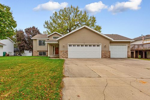 2075 Hemlock Ave, Owatonna, MN, 55060-1582 | Card Image