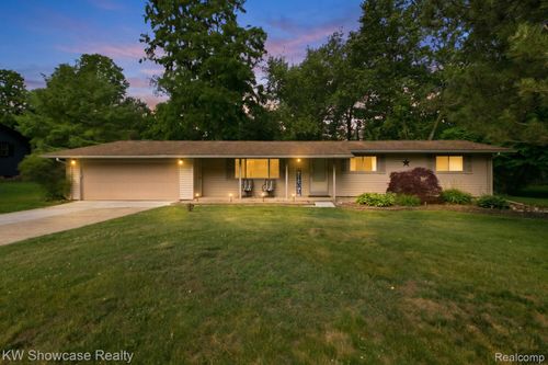 1659 Lockwood, Highland, MI, 48356-2838 | Card Image