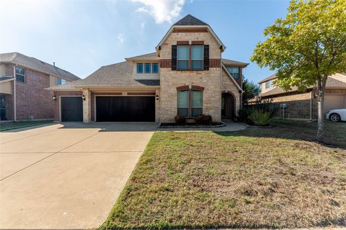 952 Tara Dr, Burleson, TX, 76028-8237 | Card Image