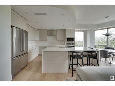 401 - 10035 Saskatchewan Dr Nw, Condo with 2 bedrooms, 3 bathrooms and 2 parking in Edmonton AB | Image 2