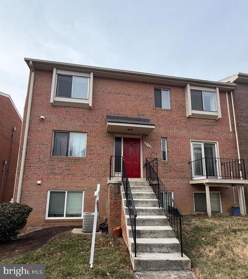 36-4597 Logsdon Dr, Annandale, VA, 22003-3560 | Card Image