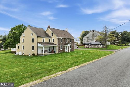 572 Halteman Rd, SOUDERTON, PA, 18964-2301 | Card Image