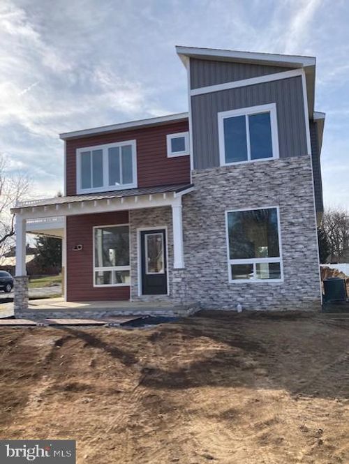 711 Snapp St, MARTINSBURG, WV, 25401-1824 | Card Image