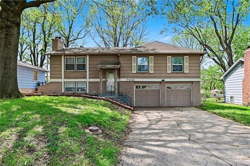 7308 Ash Ave, Raytown, MO, 64133-6715 | Card Image