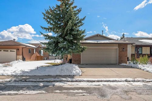 7715 67 Avenue Nw, Calgary, AB, T3B4B2 | Card Image