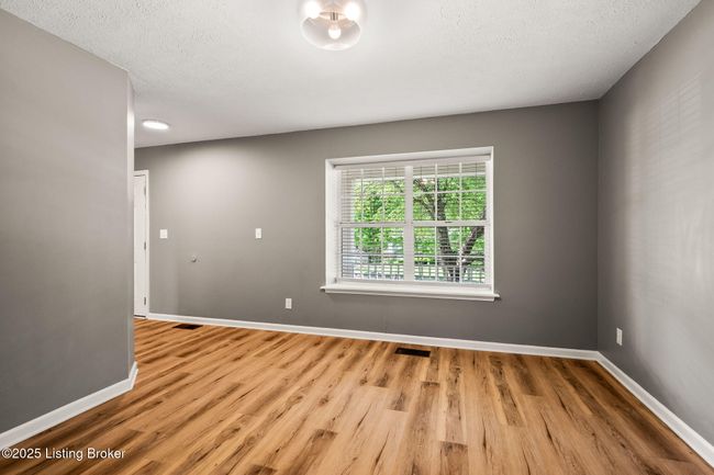 10707 Hickory Cove Ct, House other with 3 bedrooms, 4 bathrooms and null parking in Louisville KY | Image 17