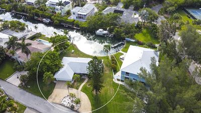 612 Marbury Lane, House other with 2 bedrooms, 2 bathrooms and null parking in Longboat Key FL | Image 2