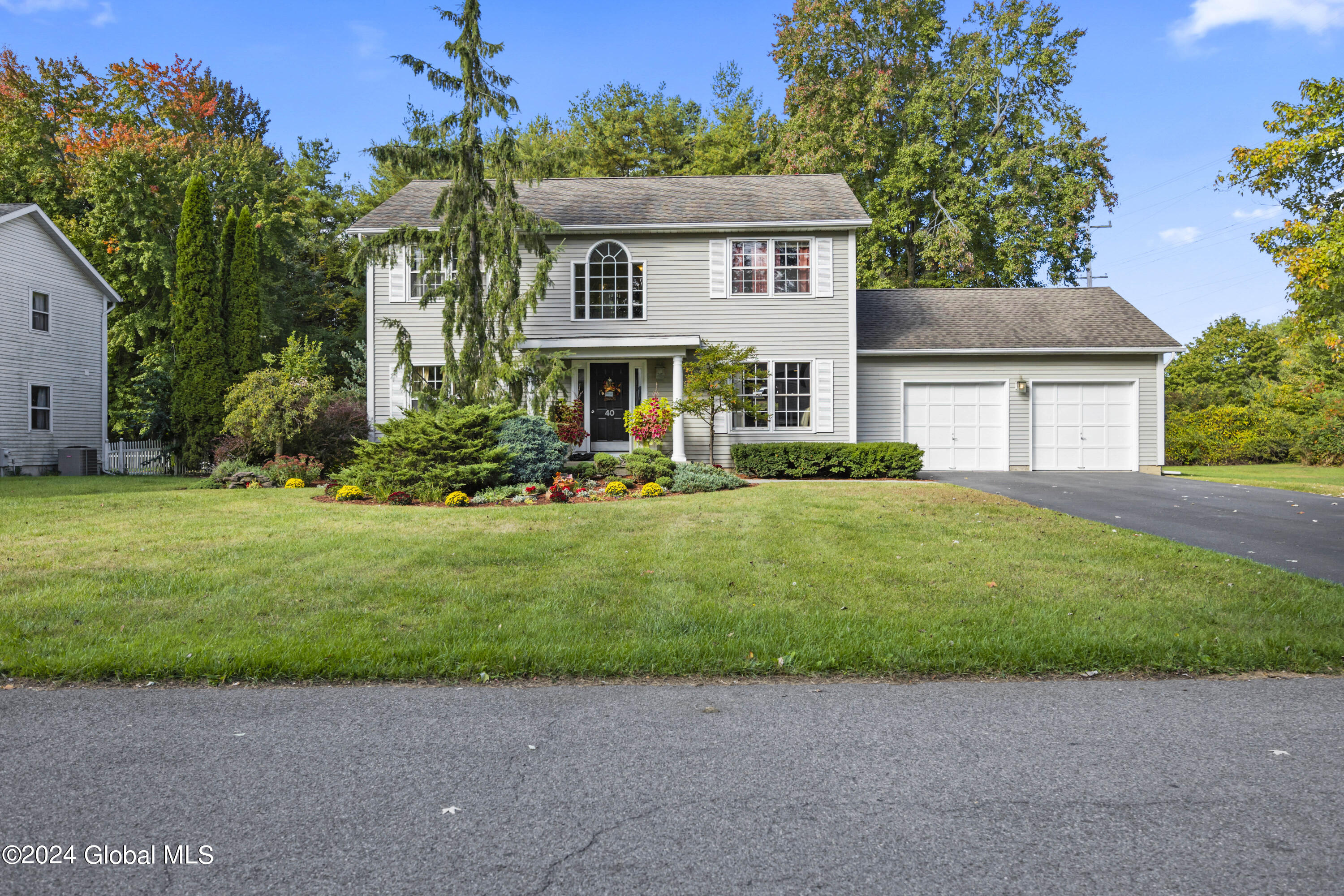 Dunwoodie Rd, Glenmont, NY 12077