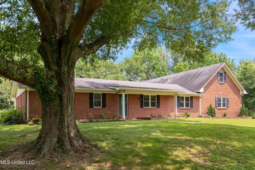 560 Post Office Rd, Coldwater, MS, 38618-6842 | Card Image