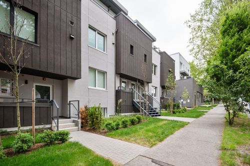 110-2085 1st Ave E, Vancouver, BC, V5N1B6 | Card Image