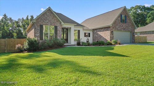 210 W Black Creek Rd, Sumrall, MS, 39482-3894 | Card Image