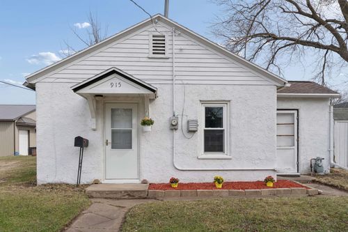 915 Evergreen Avenue, Waterloo, IA, 50701 | Card Image