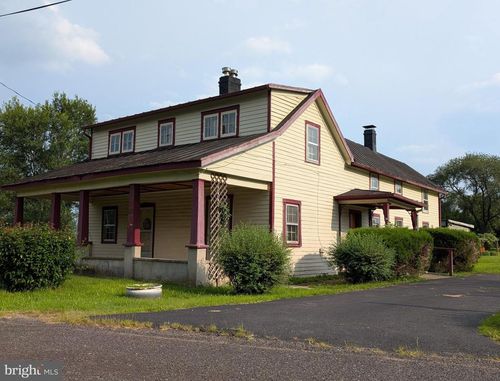 36 Water St, Sperryville, VA, 22740-2136 | Card Image