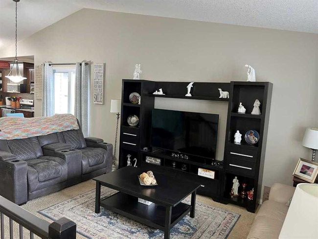 99 Jessie Robinson Close N, Home with 5 bedrooms, 3 bathrooms and 2 parking in Lethbridge AB | Image 3