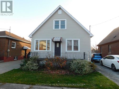 {{alt}} | Card Image