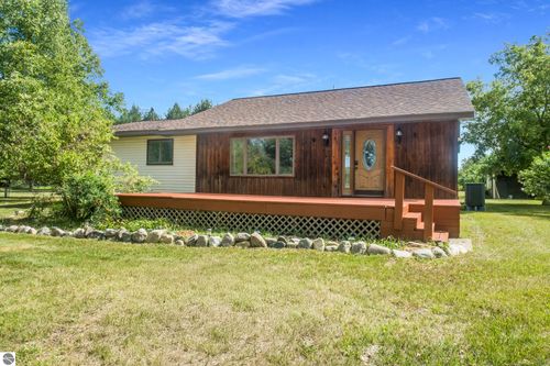 7977 Michigan Ave, Thompsonville, MI, 49683-9788 | Card Image