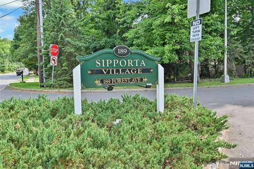 189 Forest Ave, Paramus, NJ, 07652-5350 | Card Image