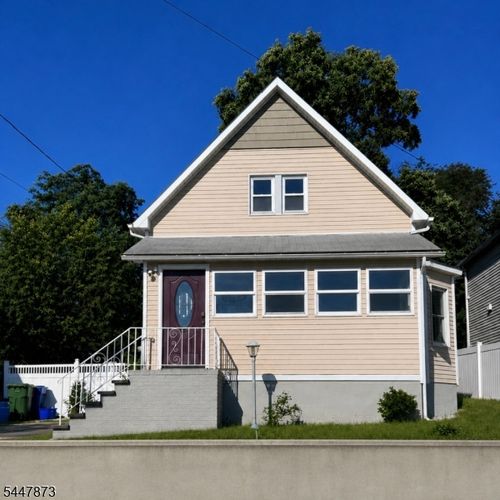 32 Embroidery St, Sayreville, NJ, 08872-1861 | Card Image
