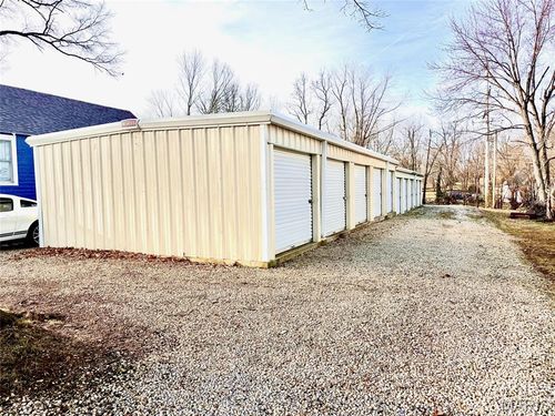 1007 Pine St, Bismarck, MO, 63624-9027 | Card Image