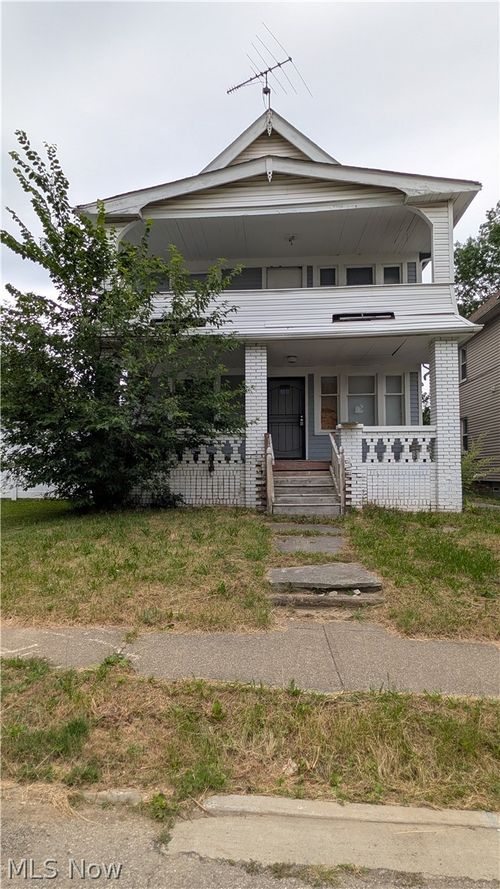 3669 E 113th St, Cleveland, OH, 44105-2561 | Card Image